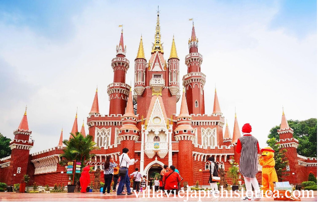 Taman Mini Indonesia Indah: Indonesiaku dalam Miniatur